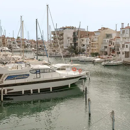 Welcs 132 Emp En El Canal Empuriabrava
